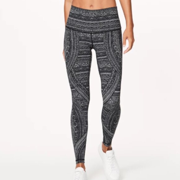 Lululemon Wunder Under HR Tight - Size 2 - Picture 8 of 8